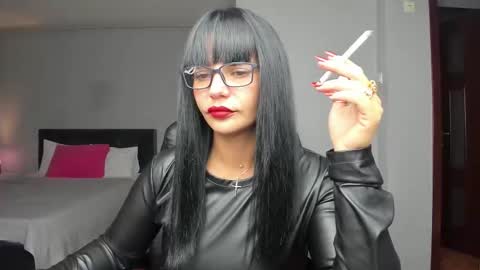 Ella online show from November 25, 6:39 pm