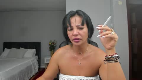 Snapshot of ella_sweety0 chatting on October 5, 6:26 pm Ella online show from October 5, 6:26 pm