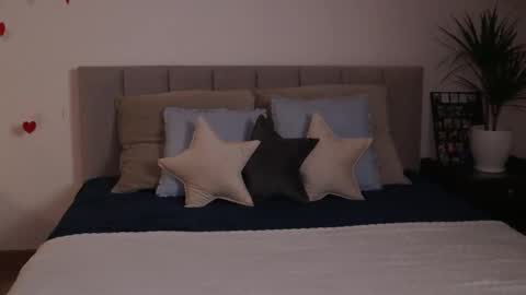 Ella online show from February 16, 7:27 pm