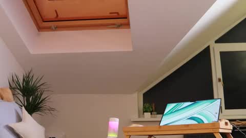 Ella online show from March 2, 11:09 pm