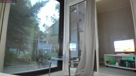 Snapshot of ella_vee chatting on September 30, 4:23 am ella_vee online show from September 30, 4:23 am