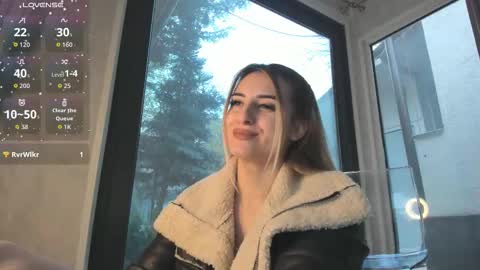 ella_vee online show from November 16, 6:37 am