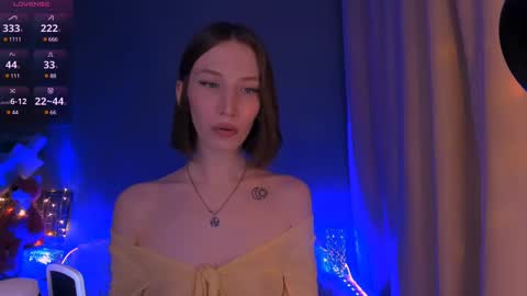 ellaamber online show from March 10, 1:12 am