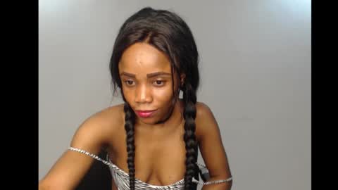 ella online show from October 20, 5:45 am