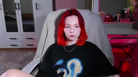 ellales online show from May 15, 8:56 am