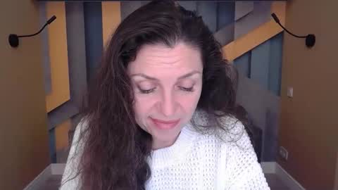 EllaLongs online show from November 14, 12:40 pm