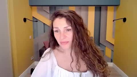 EllaLongs online show from February 15, 3:50 pm