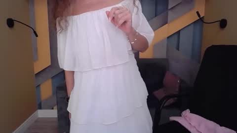 EllaLongs online show from October 11, 11:48 am