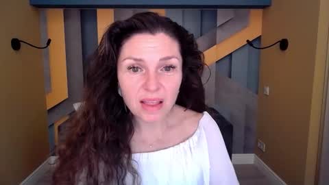 EllaLongs online show from March 1, 12:42 pm