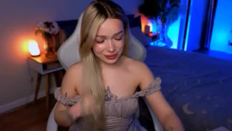 Ella online show from February 12, 6:06 am