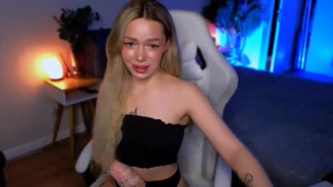 Ella online show from February 20, 6:13 am