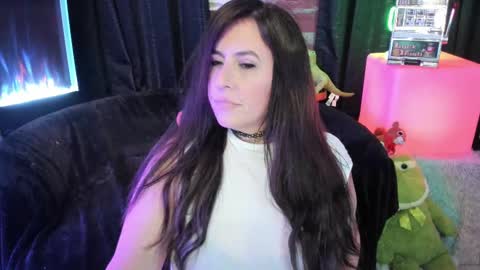 ELLE online show from November 12, 9:28 pm