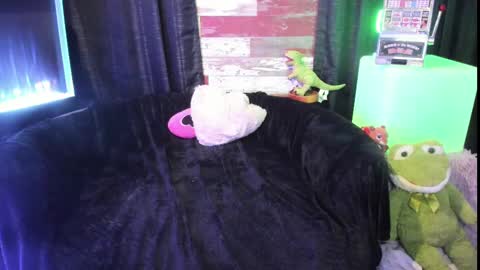 Snapshot of elle4you chatting on March 11, 10:31 pm ELLE online show from March 11, 10:31 pm
