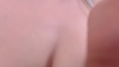 Snapshot of elle_luv chatting on September 28, 4:10 am Elle online show from September 28, 4:10 am