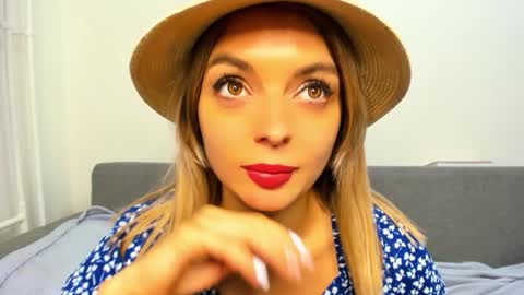 ellen_flow online show from December 17, 10:49 pm