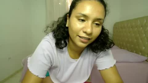 Snapshot of ellette_ chatting on December 16, 6:16 pm princess online show from December 16, 6:16 pm