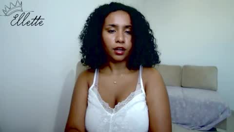 Snapshot of ellette_ chatting on January 31, 8:01 pm princess online show from January 31, 8:01 pm