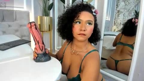 Snapshot of ellette_ chatting on September 27, 8:28 pm princess online show from September 27, 8:28 pm