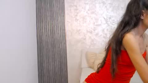 elli_ellie online show from August 5, 10:40 pm