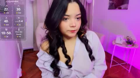Snapshot of elli_snow chatting on October 10, 12:00 pm elli_snow online show from October 10, 12:00 pm