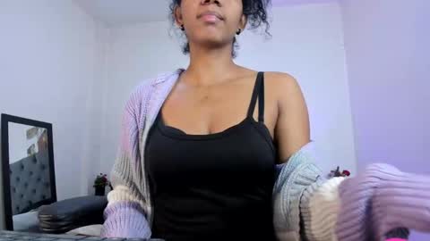 Snapshot of ellie_alves chatting on October 21, 12:32 pm Ellie online show from October 21, 12:32 pm