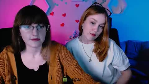 Snapshot of ellie_fire chatting on October 14, 7:39 pm Ellie online show from October 14, 7:39 pm