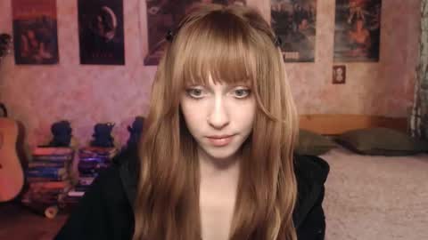 ellie_friendly online show from March 8, 4:05 am