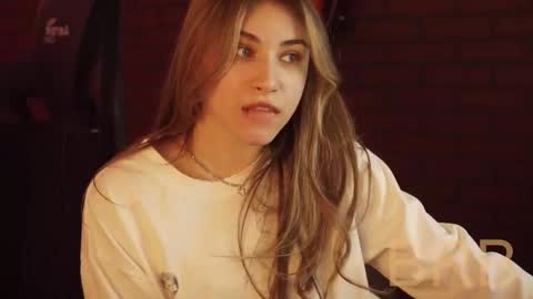 elliecutes online show from February 27, 8:46 am