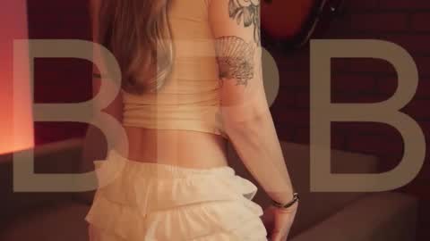 elliecutes online show from October 18, 8:40 am