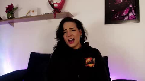 elliee1 online show from December 18, 4:46 pm