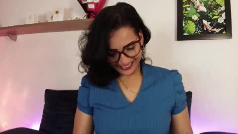 elliee1 online show from March 19, 12:10 pm