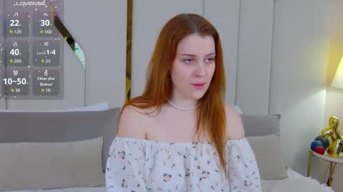 EllieLarson online show from November 9, 5:59 pm