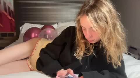 ellie online show from May 5, 5:47 am