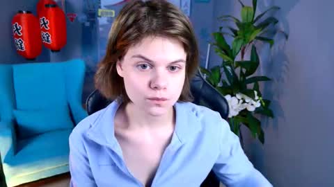 elliemurler online show from November 9, 9:02 am