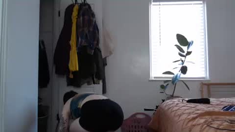 Ellie Rowyn online show from March 23, 6:35 pm