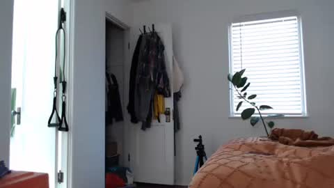 Ellie Rowyn online show from December 17, 6:58 pm