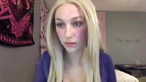 Ellie online show from March 4, 3:03 am