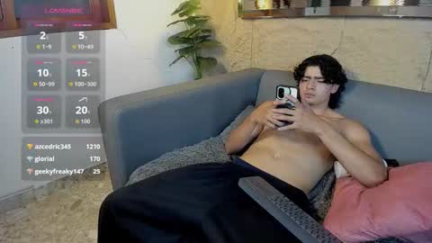 Elloit Colton online show from December 17, 10:05 pm