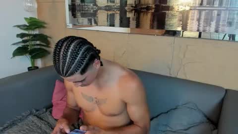 Elloit Colton online show from November 18, 8:34 pm