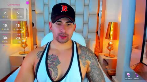 E L L I O T    V E L E Z online show from October 23, 8:31 pm