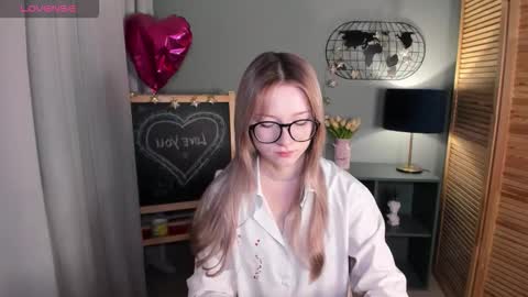 Snapshot of elliup chatting on October 8, 8:31 am elliup online show from October 8, 8:31 am