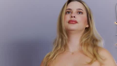 Snapshot of ellsa_jean chatting on September 19, 2:59 am Elsa Jean online show from September 19, 2:59 am