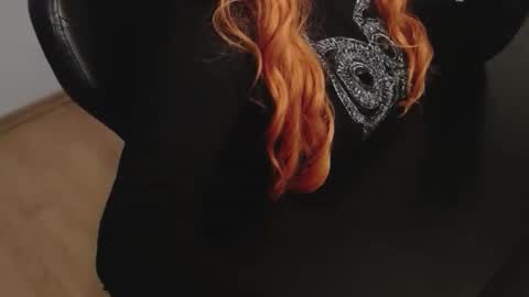 Elly online show from February 17, 6:40 pm