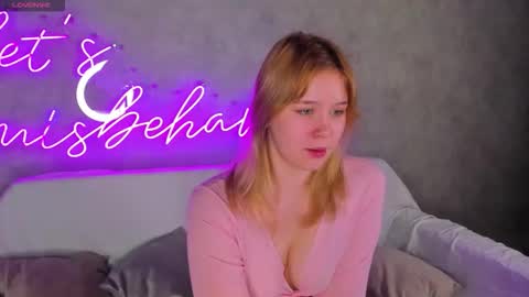 Snapshot of ellya_castro chatting on September 22, 12:48 am ellya_castro online show from September 22, 12:48 am