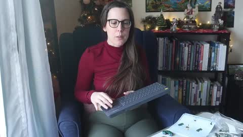 Elly Naomi online show from December 13, 4:16 pm