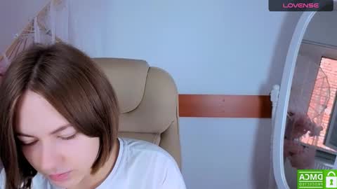 Snapshot of elma_lily chatting on October 18, 5:55 am elma_lily online show from October 18, 5:55 am