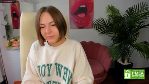 Snapshot of elma_lily chatting on October 5, 6:44 am elma_lily online show from October 5, 6:44 am
