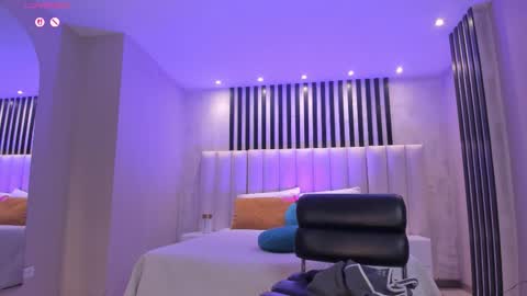 ELOISA OLIVERO online show from October 25, 8:42 pm