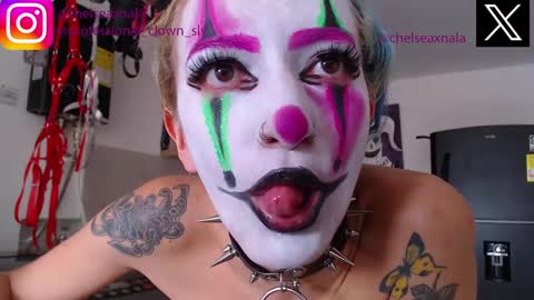 Snapshot of eloise_brown_ chatting on September 16, 7:50 pm Chelsea Please help me to reach 100 thumbs up online show from September 16, 7:50 pm