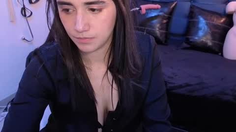 Snapshot of elowen_halley1 chatting on October 17, 8:13 pm elowen_halley1 online show from October 17, 8:13 pm
